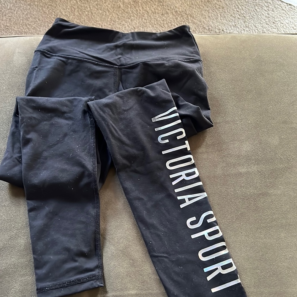 Victoria’s Secret pink sport leggings